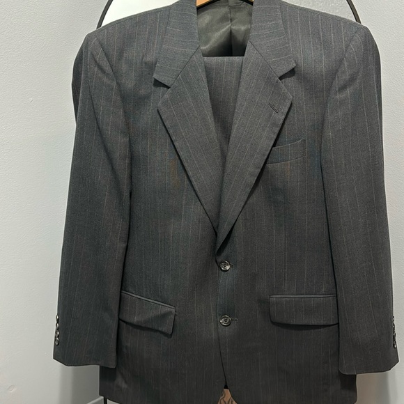 Vintage Evan Picone Tailored for McRae’s 100% Pure Wool suit